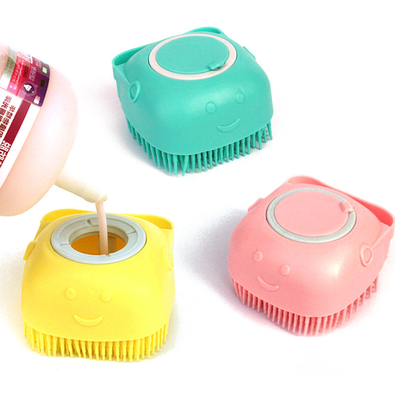 Filling the bath brushes with shampoo